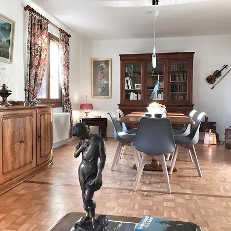 Lindo Lugar - Just A 7 Minute Walk From The Airport *