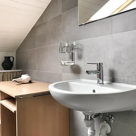 Lindo Lugar - Just A 7 Minute Walk From The Airport Meyrin