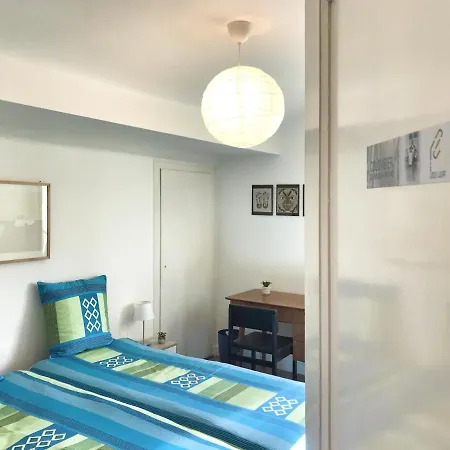 Bed & Breakfast Lindo Lugar - Just A 7 Minute Walk From The Airport