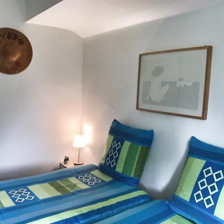 Bed & Breakfast Lindo Lugar - Just A 7 Minute Walk From The Airport